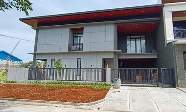 S707 Rumah Baru Modern Hoek 174 m2 Murah Grand Wisata Bekasi Timur