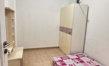 Disewakan rumah 2 lantai 4 kamar tidur di Batam Center