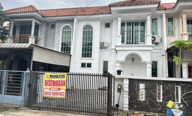 Disewakan rumah 2 lantai 4 kamar tidur di Batam Center