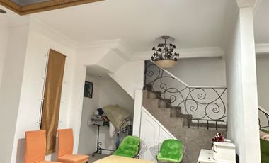 Disewakan rumah 2 lantai 4 kamar tidur di Batam Center