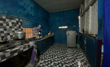 Dijual Murah Rumah Kayu + Kebun di Perkampungan Luas 432 m2 Purwakarta