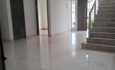 Disewakan Rumah 8x15 Golf Island PIK Harga murah