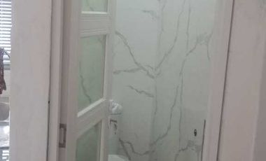 Dijual Rumah Baru 2 lantai di belakang stasiun Jatinegara Jakarta