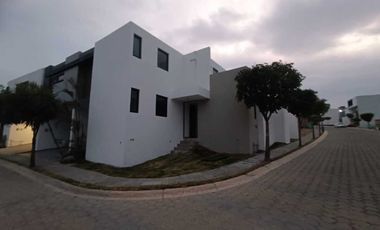 CASA EN VENTA EN LOMAS DE ANGELOPOLIS PARQUE AGUASCALIENTES