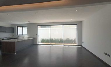 CASA EN VENTA EN LOMAS DE ANGELOPOLIS PARQUE FORESTA RETAMA 5