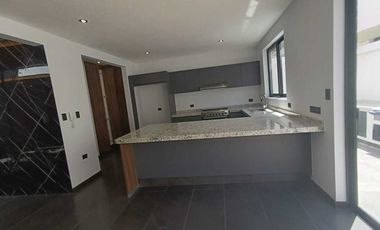 CASA EN VENTA EN LOMAS DE ANGELOPOLIS PARQUE FORESTA RETAMA 5