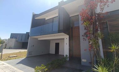 CASA EN VENTA EN LOMAS DE ANGELOPOLIS PARQUE FORESTA RETAMA 5