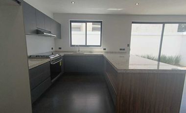 CASA EN VENTA EN LOMAS DE ANGELOPOLIS PARQUE FORESTA RETAMA 5