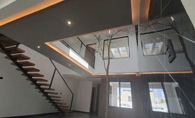 CASA EN VENTA EN LOMAS DE ANGELOPOLIS PARQUE FORESTA RETAMA 5