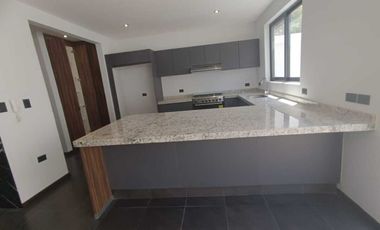 CASA EN VENTA EN LOMAS DE ANGELOPOLIS PARQUE FORESTA RETAMA 5