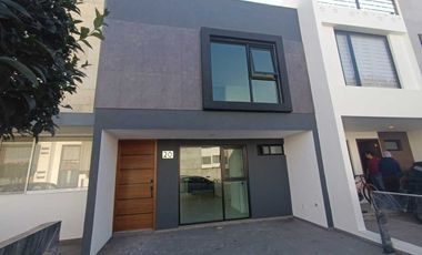 CASA EN VENTA EN FRACC CUMBRES RESIDENCIAL CERCA DE CHOLULA, PUEBLA