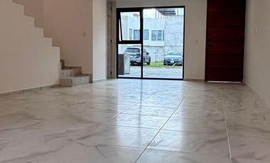 CASA EN VENTA EN FRACC CUMBRES RESIDENCIAL CERCA DE CHOLULA, PUEBLA