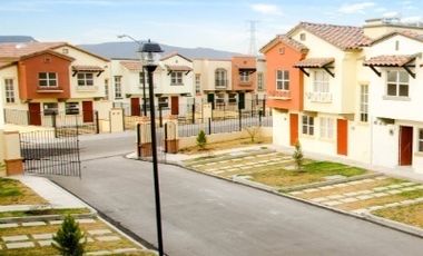 Terreno Comercial en Venta sobre Av. Principal Cd. Maderas Querétaro El Marques