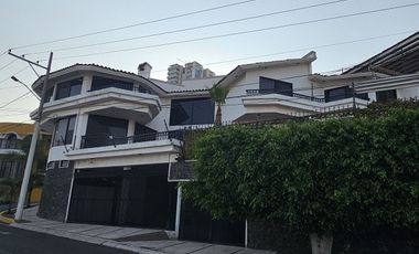 Casa en venta Loma Dorada Querétaro. Increible vista.