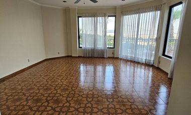 Casa en venta Loma Dorada Querétaro. Increible vista.