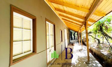 HERMOSA CASA EN PRIMERA LINEA DEL CAMINO