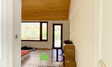 HERMOSA CASA EN PRIMERA LINEA DEL CAMINO