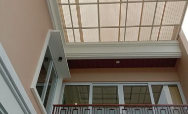 DIJUAL RUMAH MEWAH DI KAWASAN ELIT BATANG