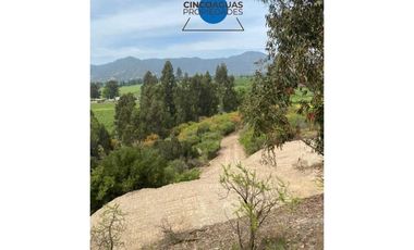 Parcela con maravillosa vista al valle y viñas