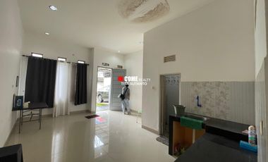 Dijual townhouse 2 lantai siap huni lokasi Kenten samping Indogrosir