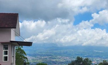 Villa 2 lantai Hook Full Furnish ada Kolam Renang di Kusuma Pinus Batu