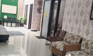 Villa 2 lantai Hook Full Furnish ada Kolam Renang di Kusuma Pinus Batu