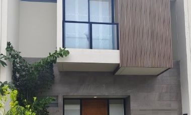 Turun Harga ! Rumah 2 Lantai Bagus Central Park Juanda Sidoarjo