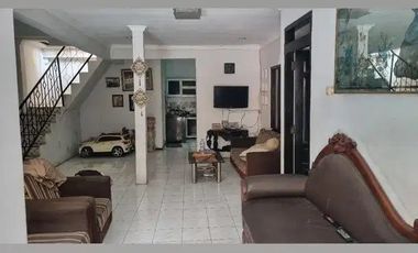 Dijual Rumah Bagus Dan Nyaman Strategis Taman Pondok Indah Surabaya
