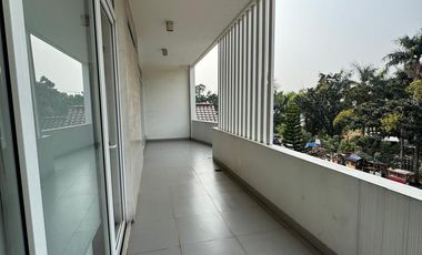Kantor 3 Lantai di Jalan Raya Anggrek Loka BSD