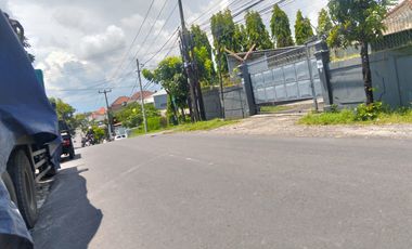 Gudang Strategis di Jalan Utama Gunung Catur Gatsu Barat Denpasar