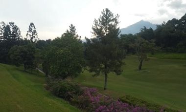 Tanah Luas di Cluster Golf View Jawa Barat