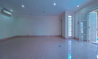 RUMAH MEWAH DAN LUAS DENGAN PRIVATE POOL DI KEMANG BARAT