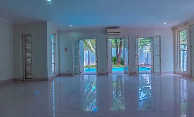 RUMAH MEWAH DAN LUAS DENGAN PRIVATE POOL DI KEMANG BARAT