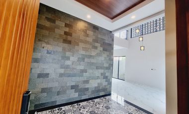 Rumah Mewah Pool Baru 2 lt di Sumber Dekat Manahan Solo Kota