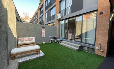 HERMOSA TOWNHOUSE EN VENTA, CALLE LAUTARO, PROVIDENCIA