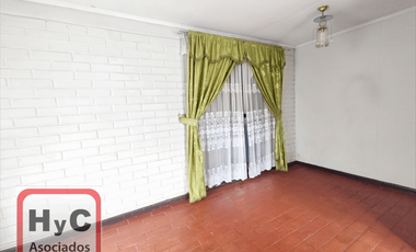 Casa en belloto centro. Tranquilidad y excelente conexión.