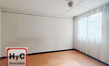 Casa en belloto centro. Tranquilidad y excelente conexión.