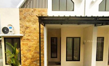 Rumah Bagus Ad AC, Kitchenset Di cluster Tohudan Colomadu