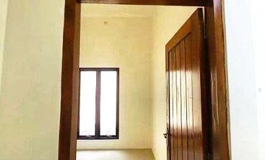 Rumah Bagus Ad AC, Kitchenset Di cluster Tohudan Colomadu