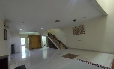 Rumah 4 kamar semi furnish kelapa gading