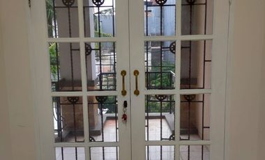 Rumah 4 kamar semi furnish kelapa gading