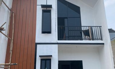 Manivestasi terbaik rumah 2 lantai di pusat kota