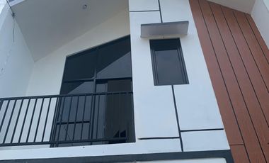 Manivestasi terbaik rumah 2 lantai di pusat kota