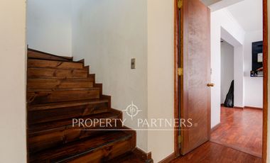 Amplia casa familiar, en tranquilo barrio residencial, Providencia.