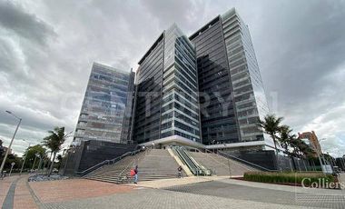 SE ARRIENDA LOCAL COMERCIAL EN CENTRO EMPRESARIAL PARALELO 108