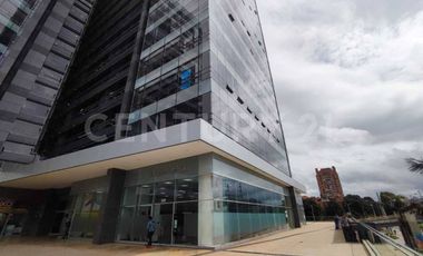 SE ARRIENDA LOCAL COMERCIAL EN CENTRO EMPRESARIAL PARALELO 108