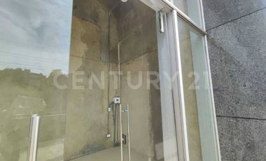 SE ARRIENDA LOCAL COMERCIAL EN CENTRO EMPRESARIAL PARALELO 108