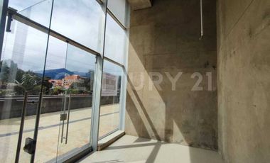 SE ARRIENDA LOCAL COMERCIAL EN CENTRO EMPRESARIAL PARALELO 108