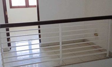 Disewakan Rumah 2 Lantai Bagus Luas Semi Furnished di Pamulang