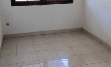Disewakan Rumah 2 Lantai Bagus Luas Semi Furnished di Pamulang